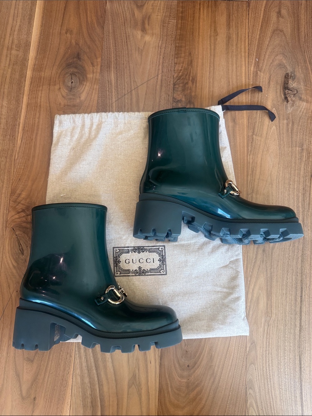 Gucci Green Horsebit Rain Boots with Gold Hardware - NEVER USED - Picture 3 of 3
